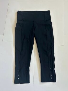 Lululemon Fast Free Black Crop Nulux 15" Woman’s Size 2